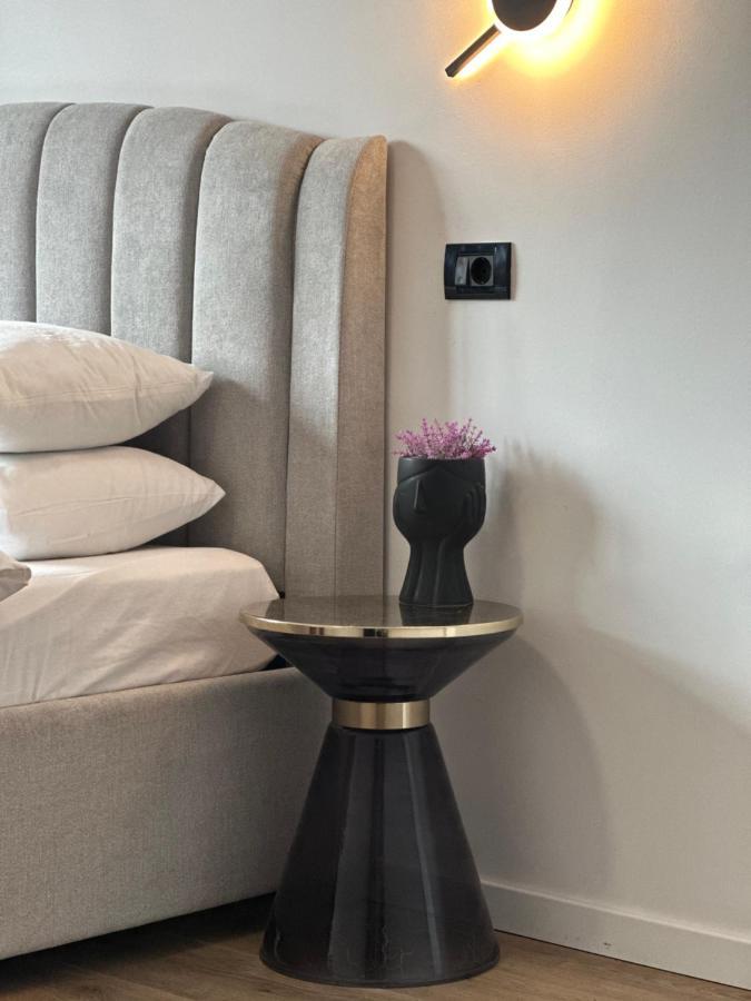 Peaceful Condo For Romantic Getaways Near Black Church - 3Min Walk 브라쇼브 외부 사진