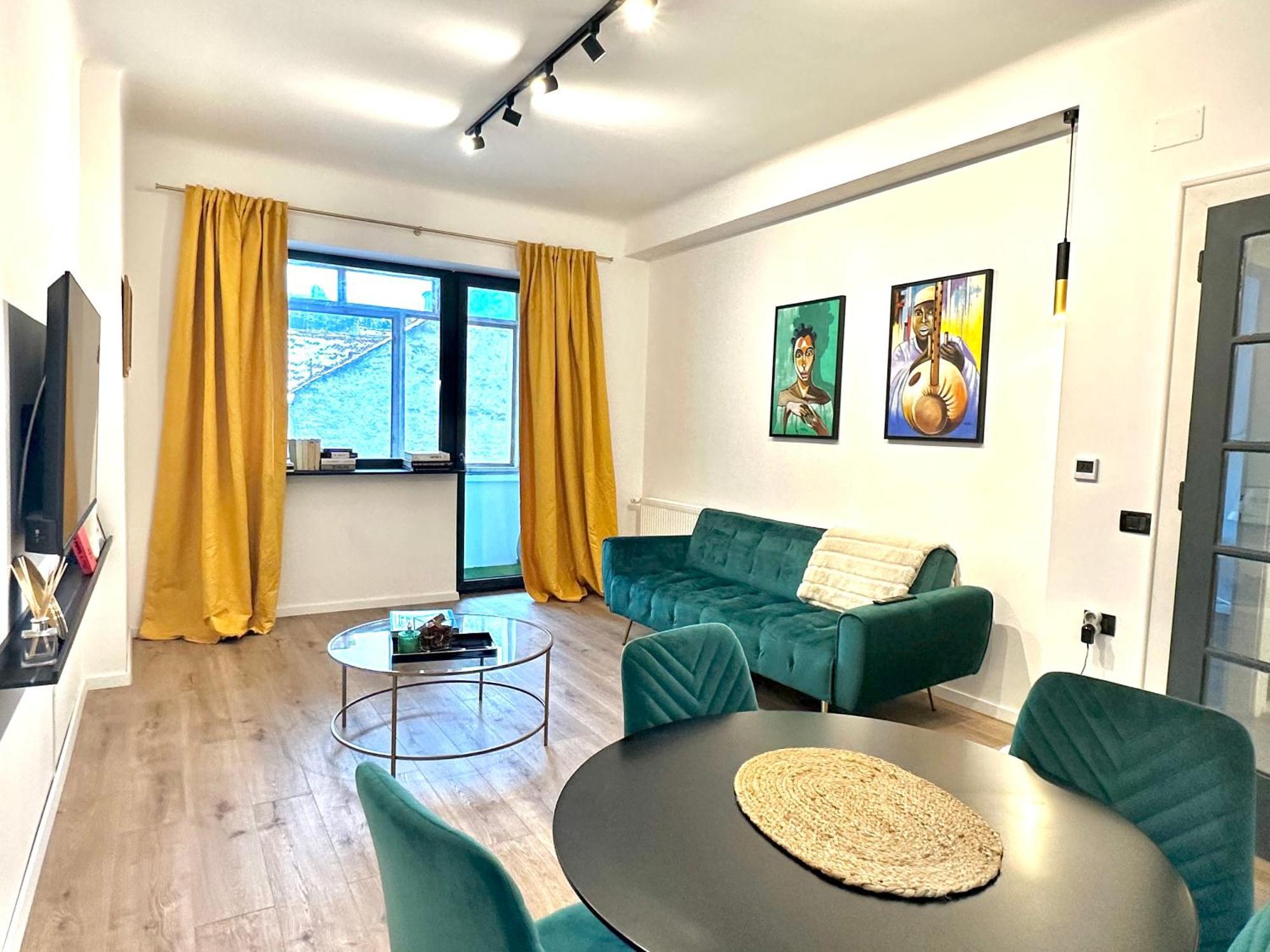 Peaceful Condo For Romantic Getaways Near Black Church - 3Min Walk 브라쇼브 외부 사진